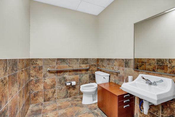 Retail For Sale: 1555 N Business Ih 35, New Braunfels, TX 78130